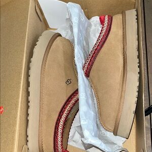 UGG Tazz slipper